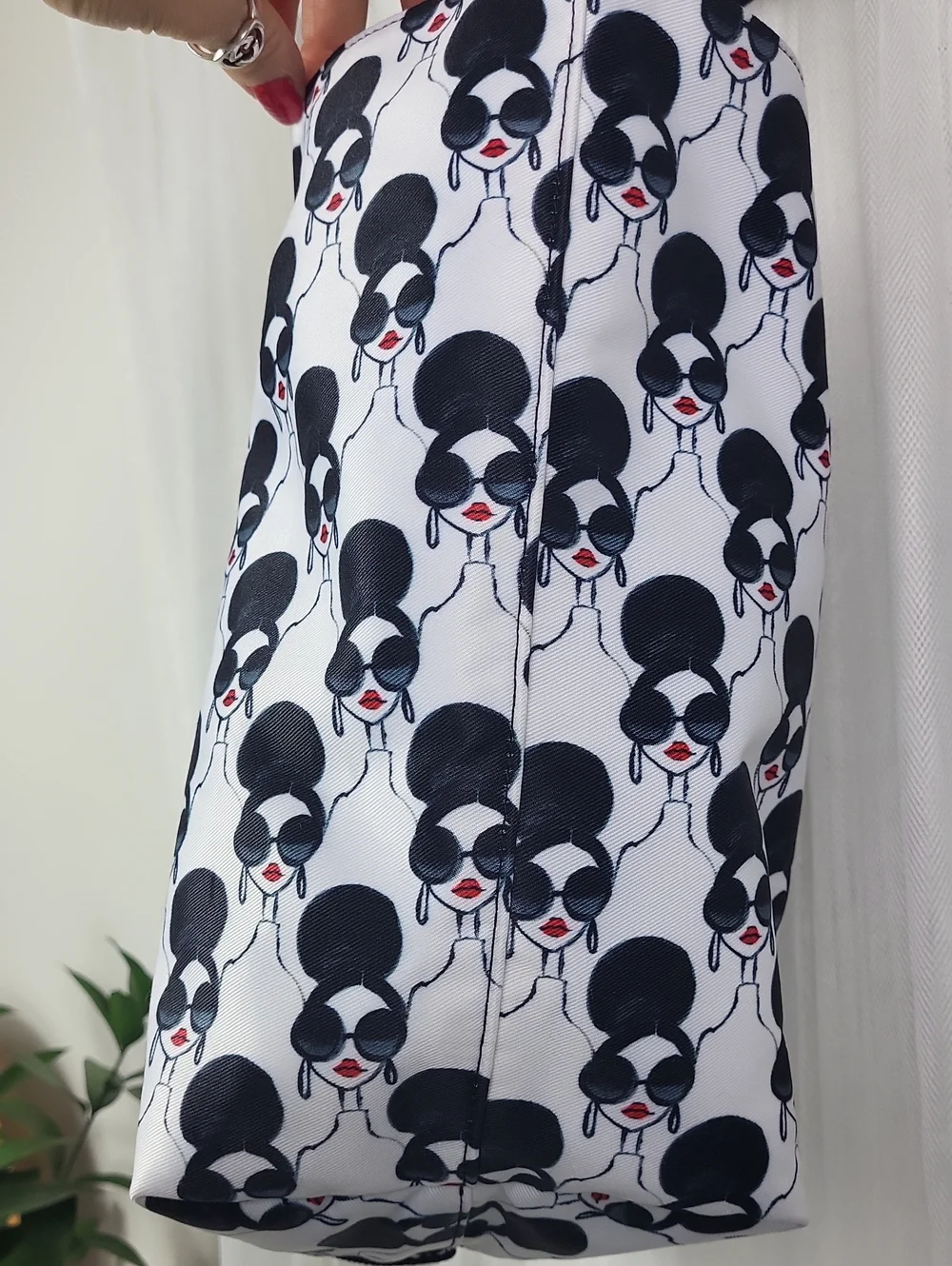 Alice + Olivia spacious black